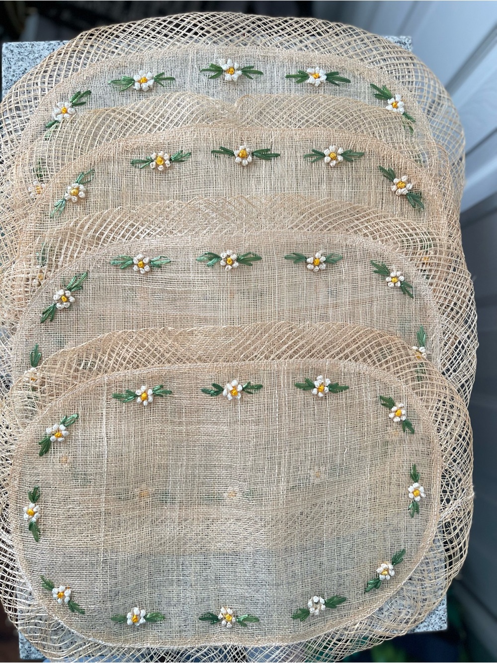 Woven Raffia Style Embroidered Daisy Placemats Oval Set Of 4 No Tag